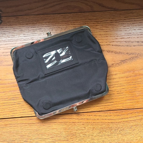 💚 3 for $10: Black woven clutch - Picture 2 of 6